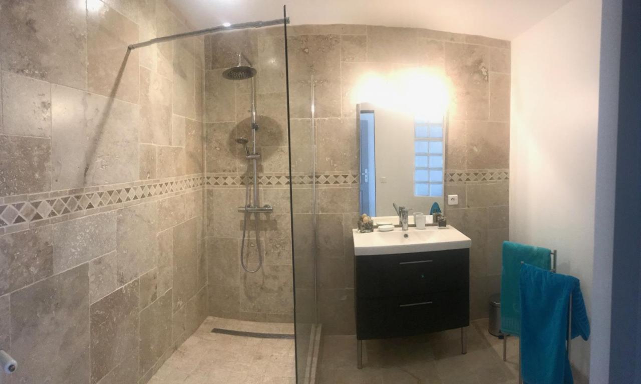 Chambres D Hotes De Charme Dans Mas La Souvine Du 17Eme, Chambres Climatisees Bedarrides Luaran gambar