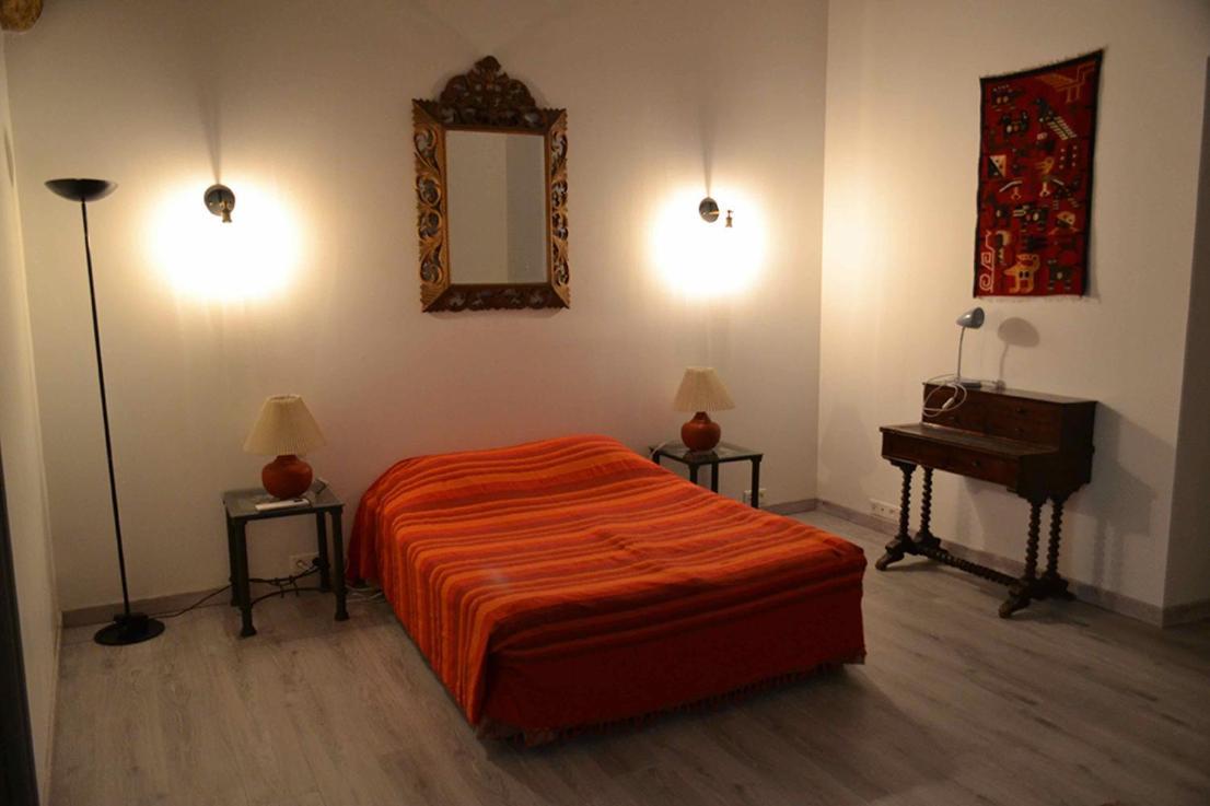 Chambres D Hotes De Charme Dans Mas La Souvine Du 17Eme, Chambres Climatisees Bedarrides Luaran gambar