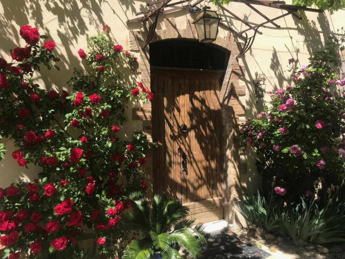 Chambres D Hotes De Charme Dans Mas La Souvine Du 17Eme, Chambres Climatisees Bedarrides Luaran gambar